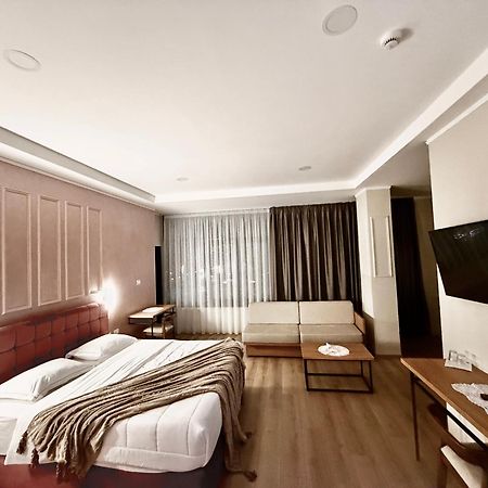 Hotel Republika 베라트 외부 사진