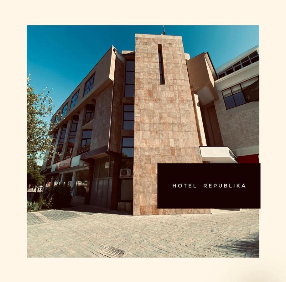 Hotel Republika 베라트 외부 사진