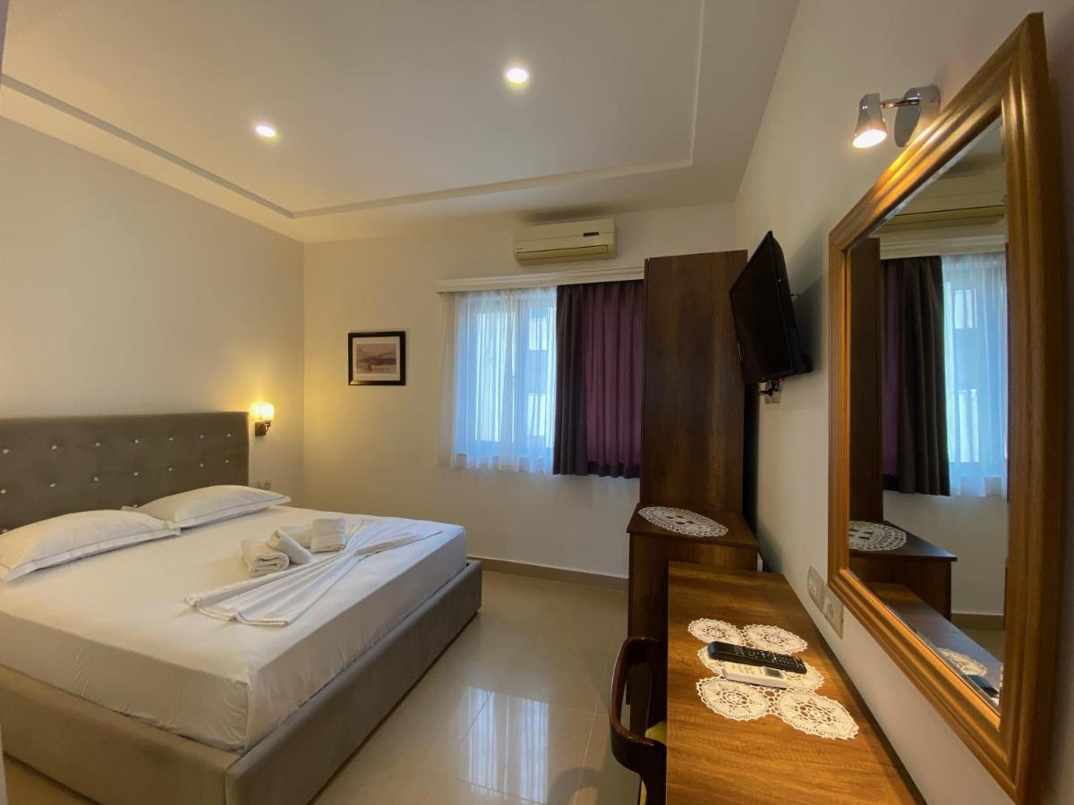 Hotel Republika 베라트 외부 사진