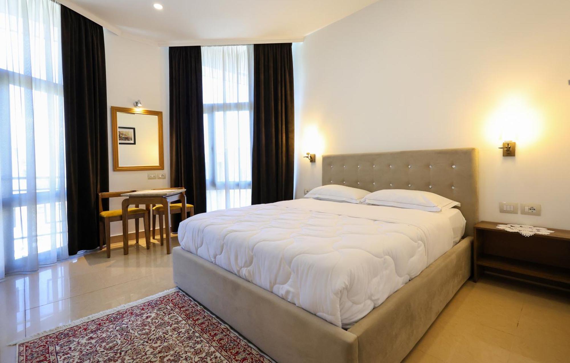 Hotel Republika 베라트 외부 사진