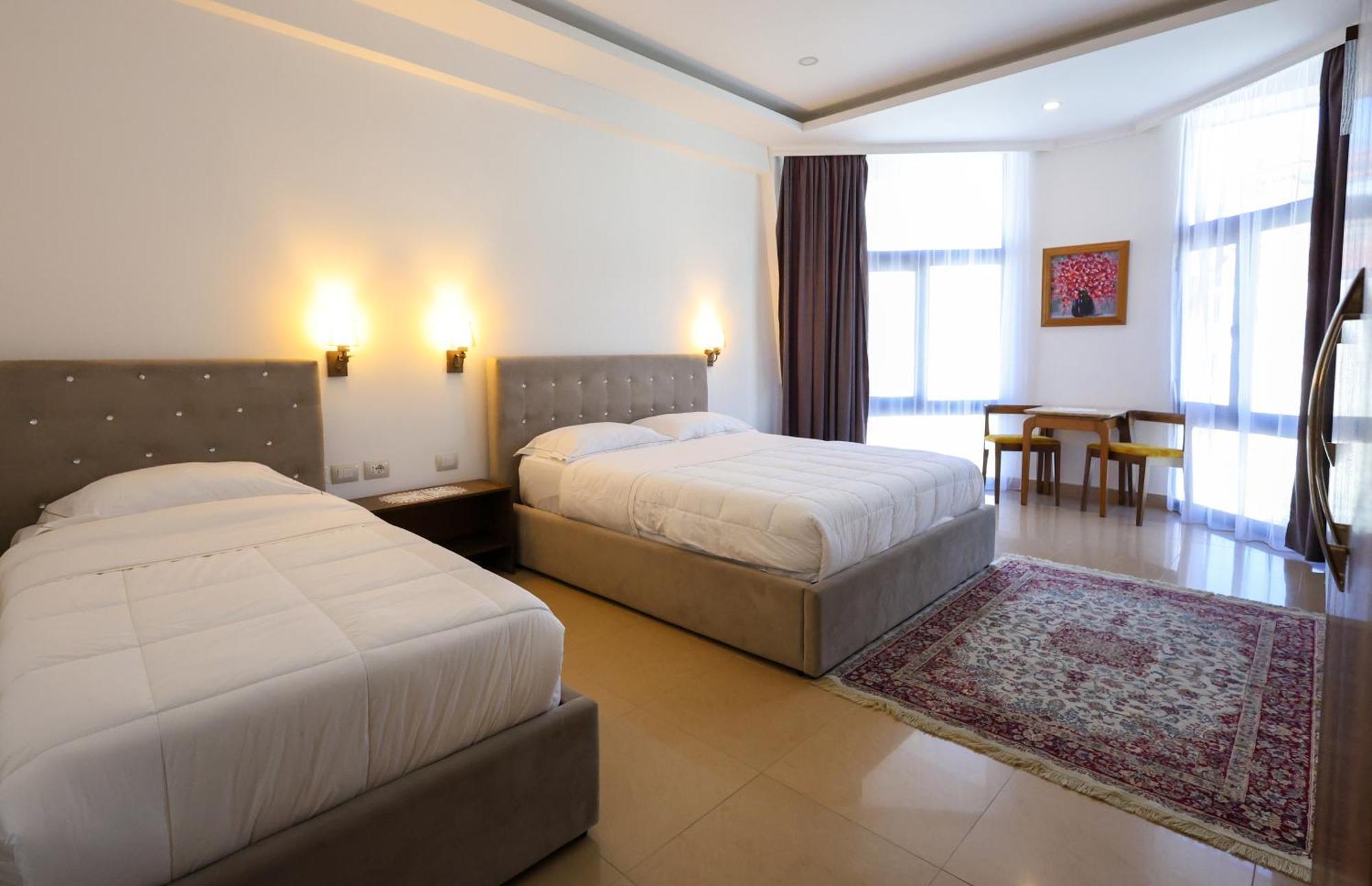 Hotel Republika 베라트 외부 사진