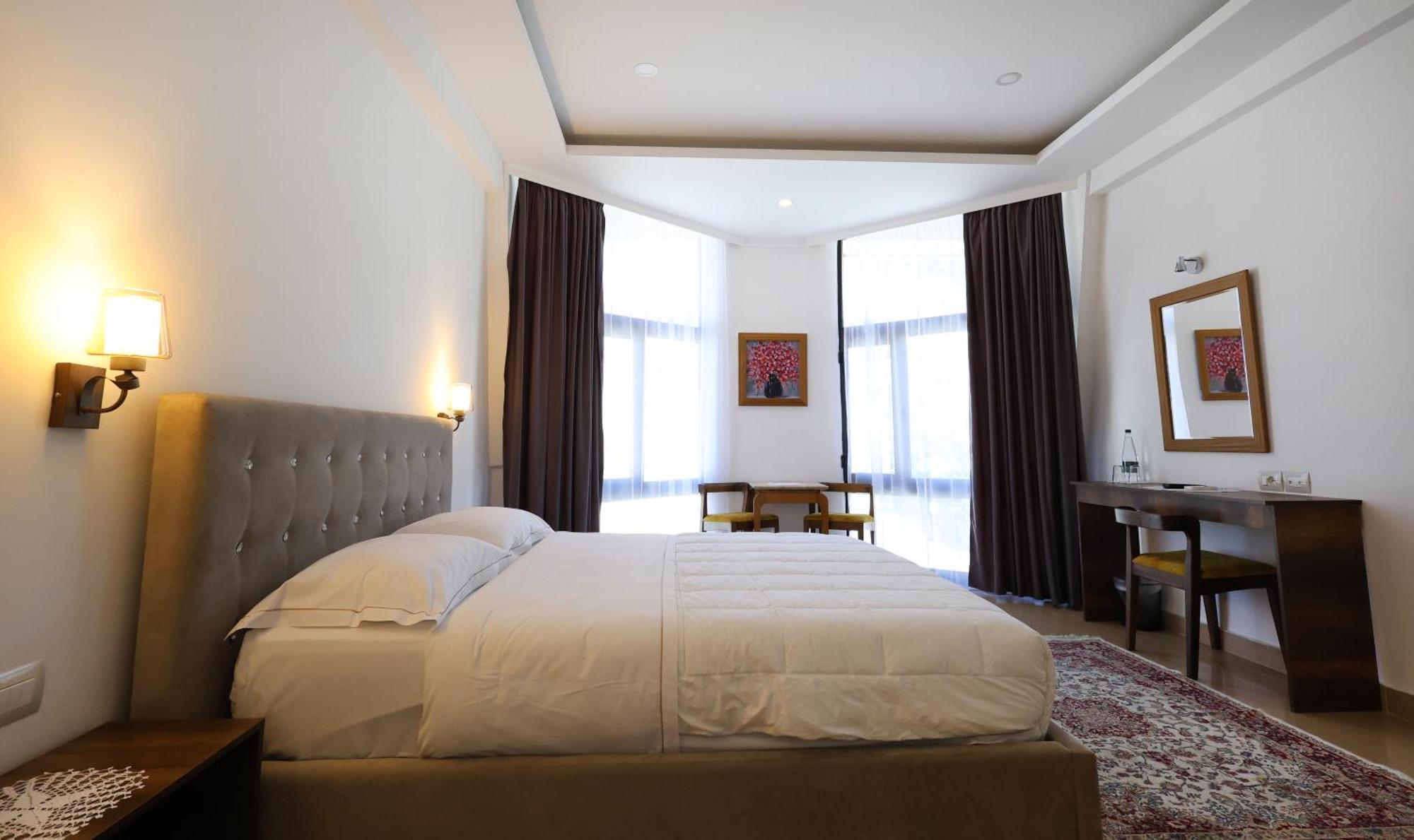 Hotel Republika 베라트 외부 사진