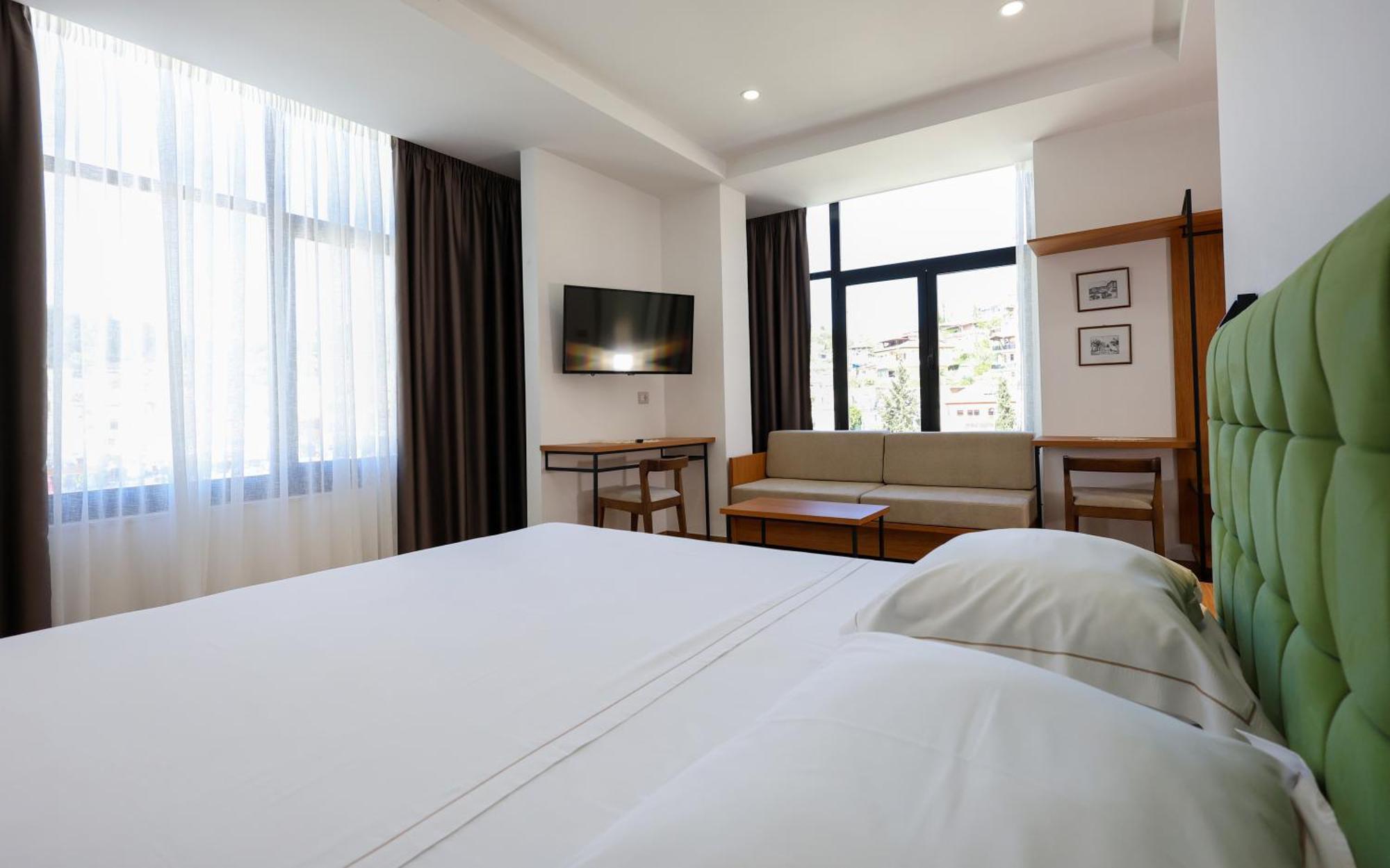 Hotel Republika 베라트 외부 사진