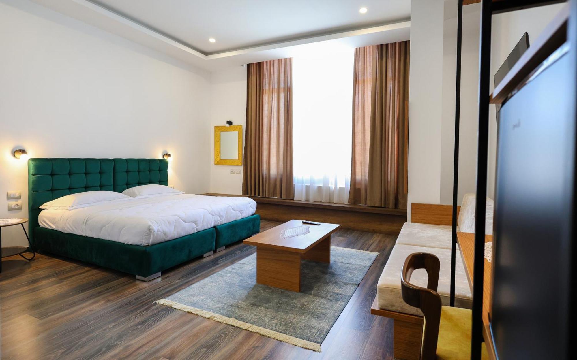 Hotel Republika 베라트 외부 사진