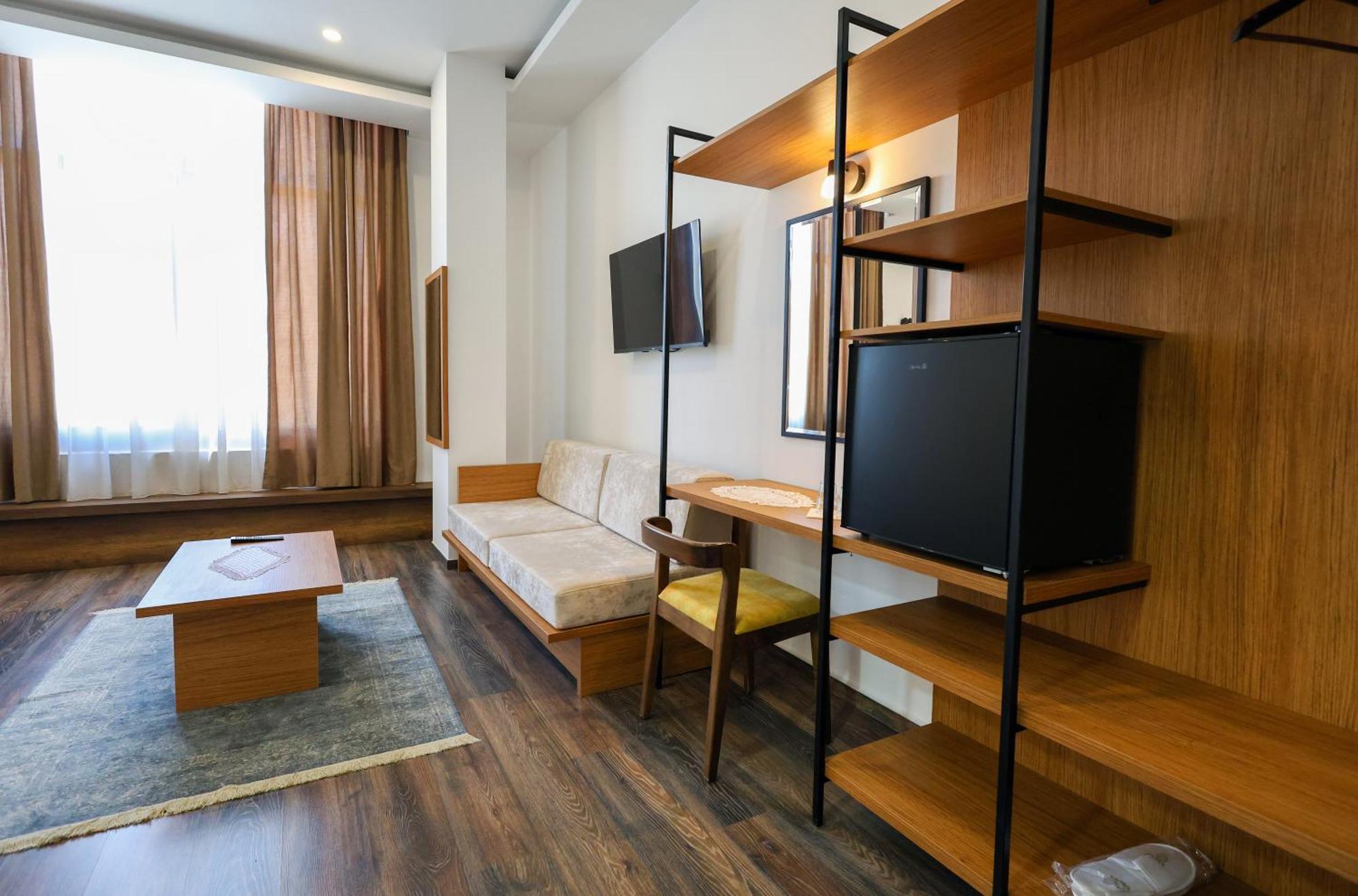 Hotel Republika 베라트 외부 사진